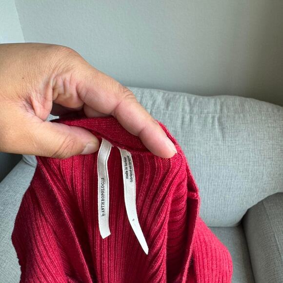 Red ribbed cardigan with cut out - Picture 5 of 5